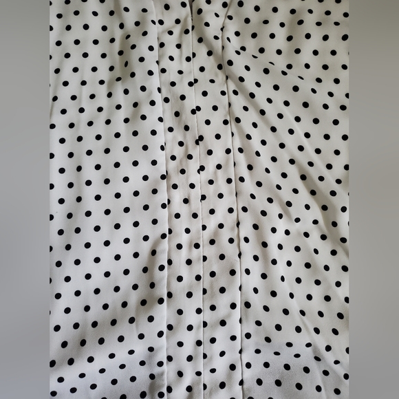 New York & Company polka dot top - Picture 4 of 8